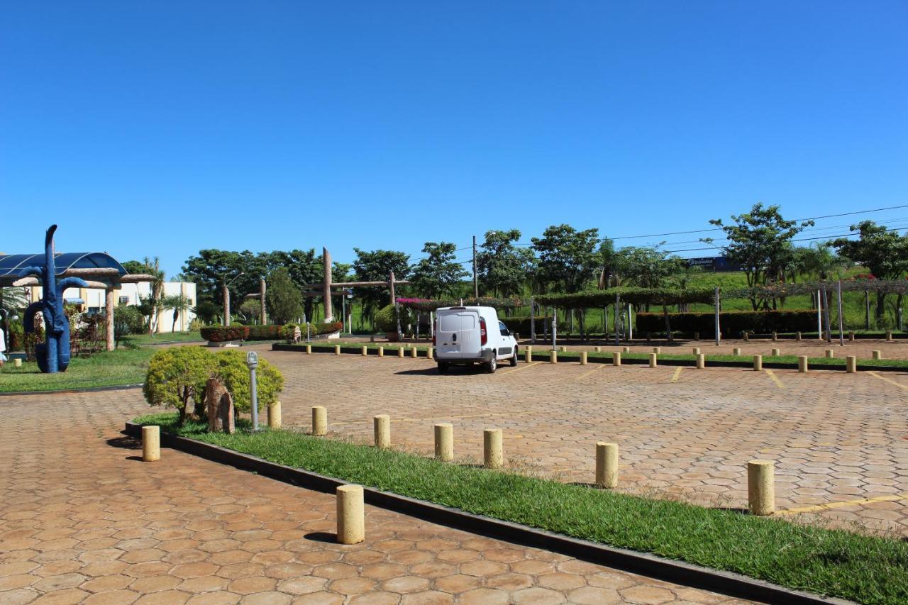 Grandes Lagos Park Hotel Jales Екстер'єр фото